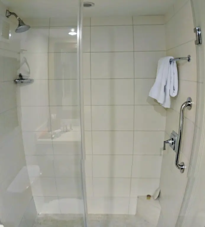 Shower design in a hotel
