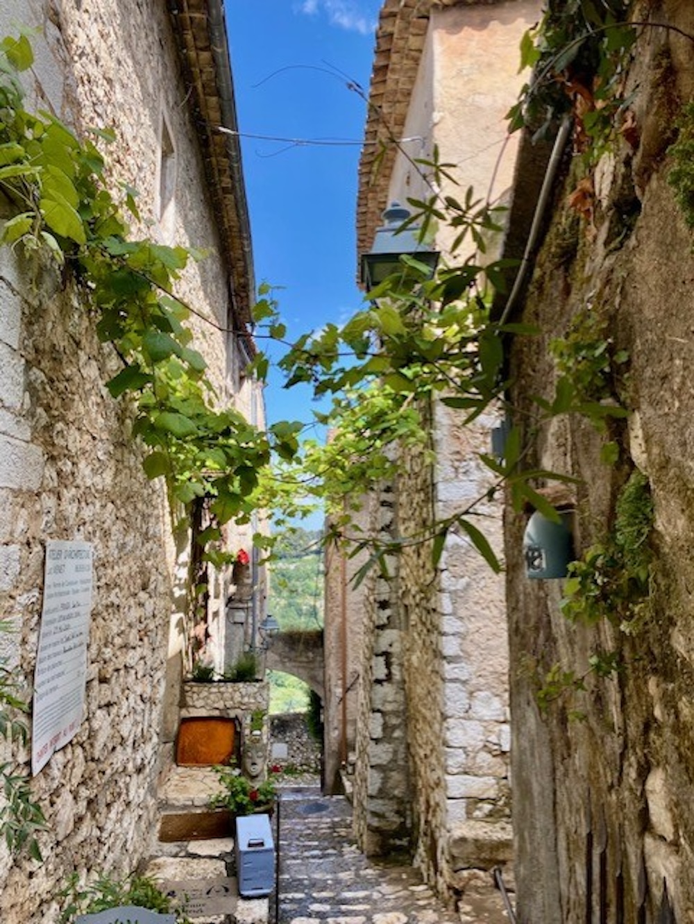 Antibes alleyway