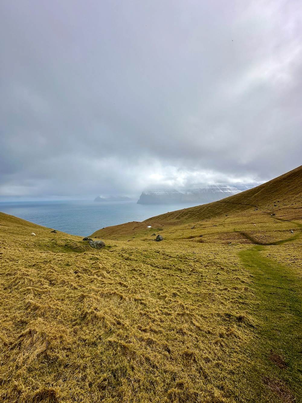 hike to Kallur Lighthouse